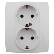 Розетка 2P+E Schuko со шторками Эра 12-2104-01 Б0014699